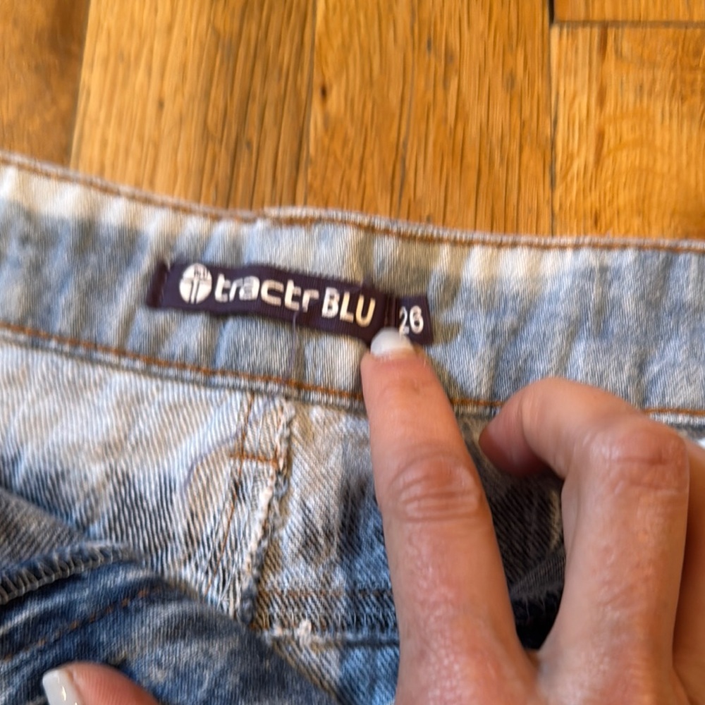 Tractr BLU sz 26 Stylish Blue Denim Women's Shorts - Picture 3 of 8